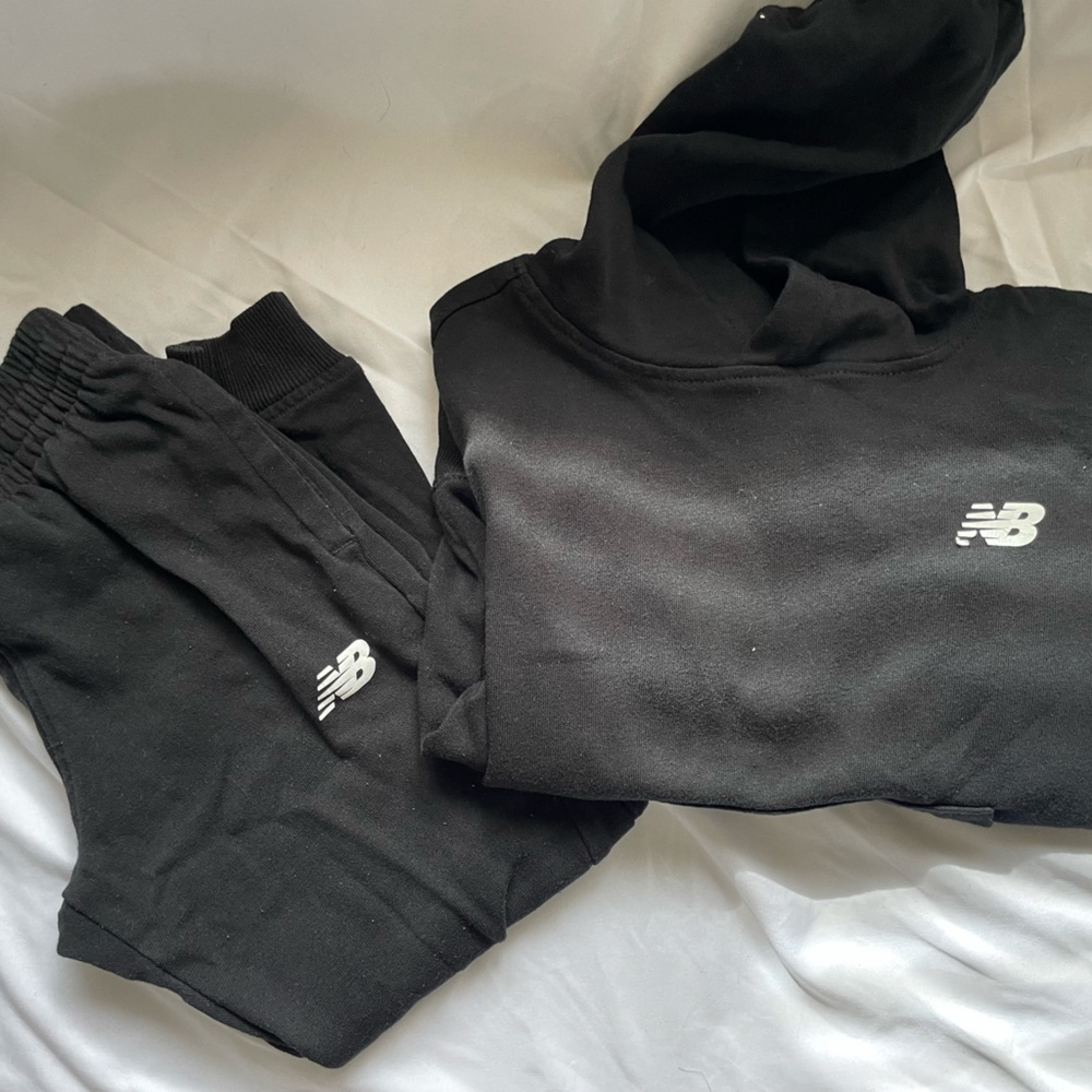 Boys new balance hoodie and sweatpants outfit